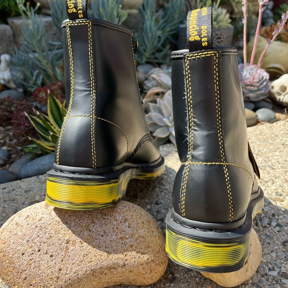 Dr. Martens Smooth Black Leather 1460 Marbled Sole Boots - Picture 11 of 16